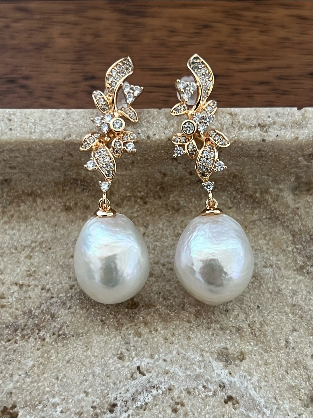 NEW Freshwater Baroque Pearl Earring